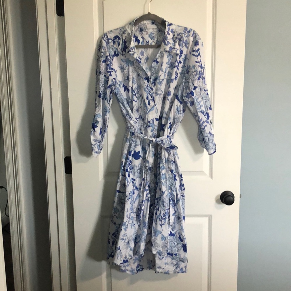 Lon sleeve shirt dress blue and white floral